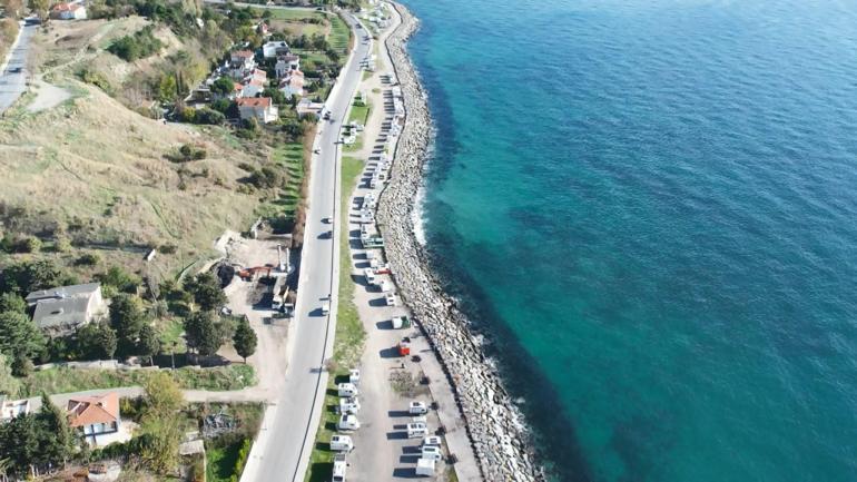 Bölge adeta karavan mahallesine döndü, vatandaş isyan etti: Sayıları 700’e dayandı, sahili kullanamıyoruz