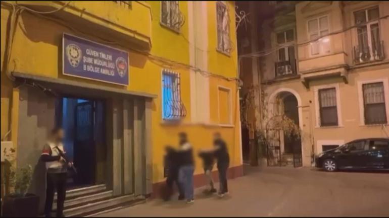 692c8d357417390292e320a0 İnsanlık dışı görüntüler! Beyoğlu'nda nöbet geçiren epilepsi hastasını soydular