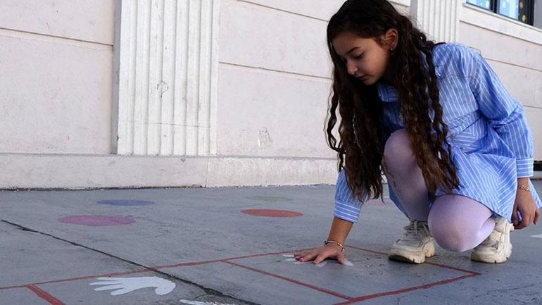 Türkiyenin gururu 9 yaşındaki Lina matematik şampiyonu oldu: Çalıştım ve altın madalyamı aldım