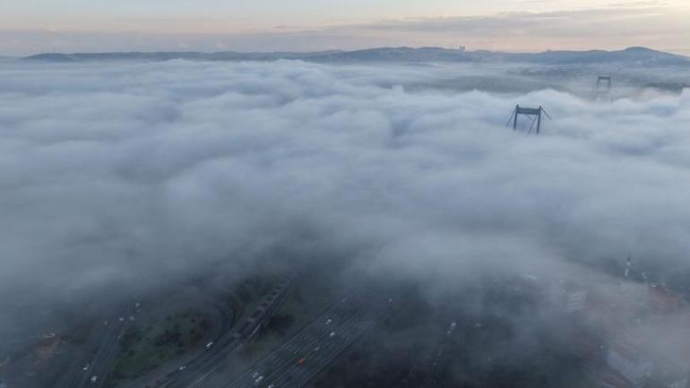 Sis İstanbulu yuttu Göz gözü görmedi