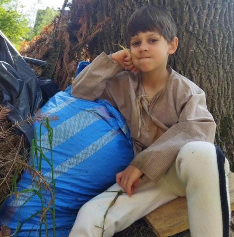 Çocuk oyuncudan acı haber Okul otobüsünden indikten sonra ezilerek can verdi