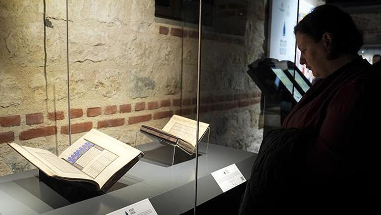 İstanbul’da tarihi buluşma 70 cilt mesnevi aynı sergide: Dünyada eşi yok