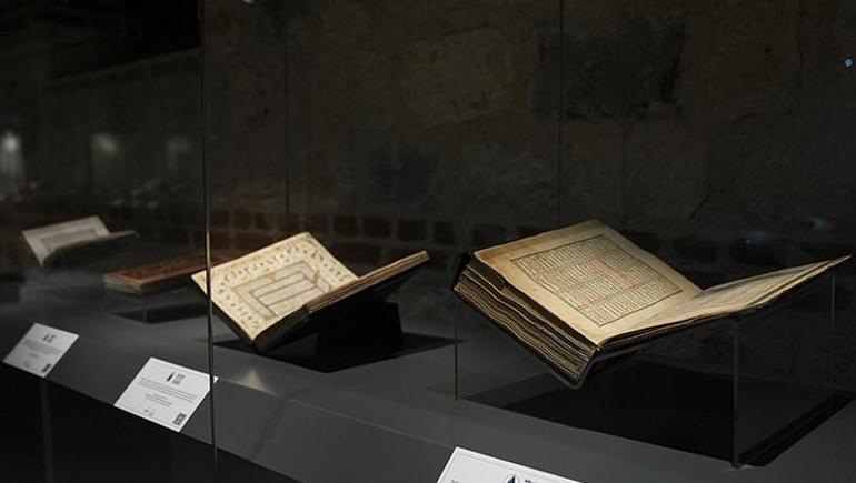 İstanbul’da tarihi buluşma 70 cilt mesnevi aynı sergide: Dünyada eşi yok