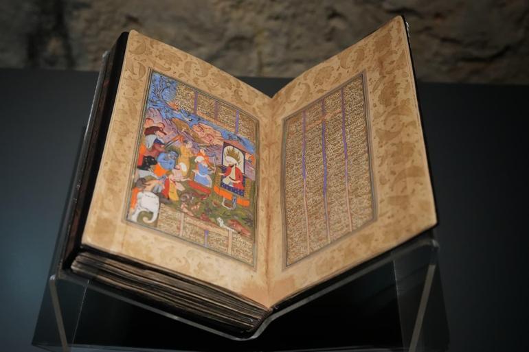 İstanbul’da tarihi buluşma 70 cilt mesnevi aynı sergide: Dünyada eşi yok
