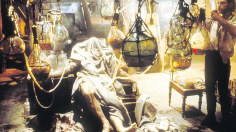 Korkmuyorum gözüme Frankenstein kaçtı