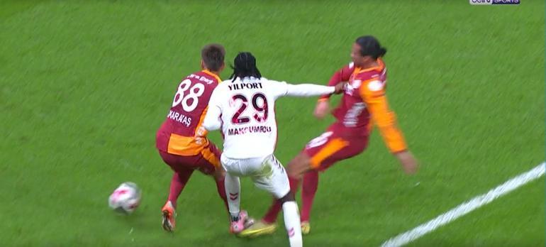 Galatasaray-Samsunspor maçının ardından beIN Trioda hakemler ikiye bölündü Bu pozisyonlar yanıltıcı olabilir