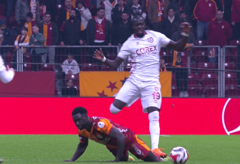 Galatasaray-Samsunspor maçının ardından beIN Trioda hakemler ikiye bölündü Bu pozisyonlar yanıltıcı olabilir