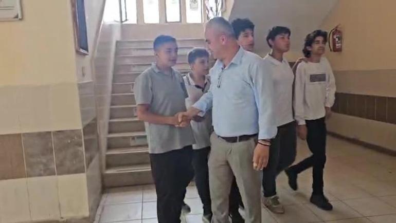 Okulda sosyal deney Sadece 1 öğrenci gördü: O anlar kayıt altında