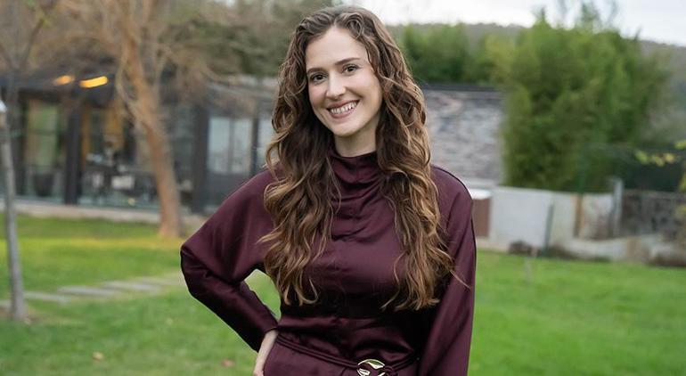 Güller ve Günahların Berrakı Oya Unustası: Sevmeyi bilmeyen yaralı bir kadın