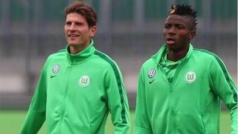 Galatasarayda Osimhenden Mario Gomez itirafı: Beni şaşkına çevirdi