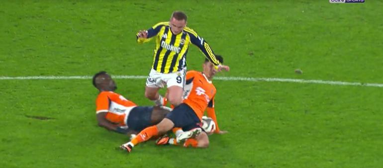 Başakşehir - Fenerbahçe maçında kırmızı kart tartışması Trio’da eski hakemlerden son nokta