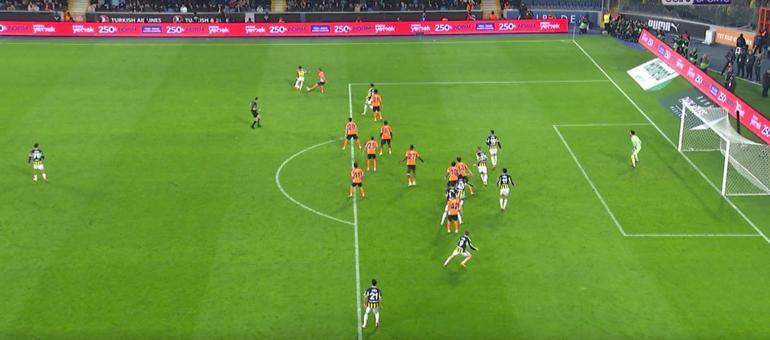 Başakşehir - Fenerbahçe maçında kırmızı kart tartışması Trio’da eski hakemlerden son nokta