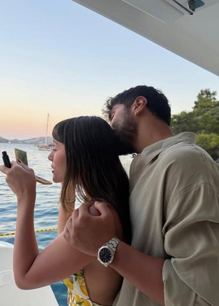 Siyah elbisesi büyüledi Sıla Türkoğlu güzelliğiyle göz kamaştırdı