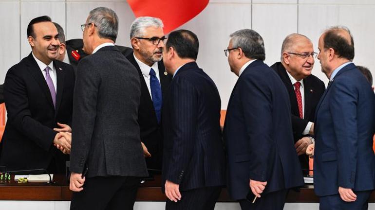 Bakan Kacır bütçe görüşmelerine yeni model TOGG ile geldi