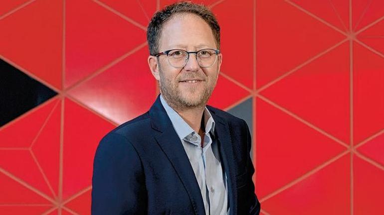 İş dünyası önemli transferler yaptı