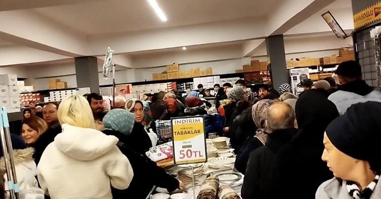 19 liralık ürünler için sokak kapandı Açılış indirimi Osmancık’ta izdihama dönüştü