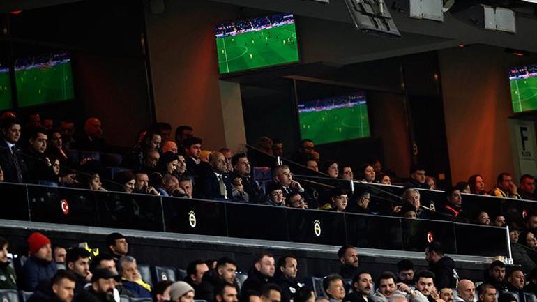 Fenerbahçe, Konyaspor maçının seremonisinde özel bir misafiri ağırladı