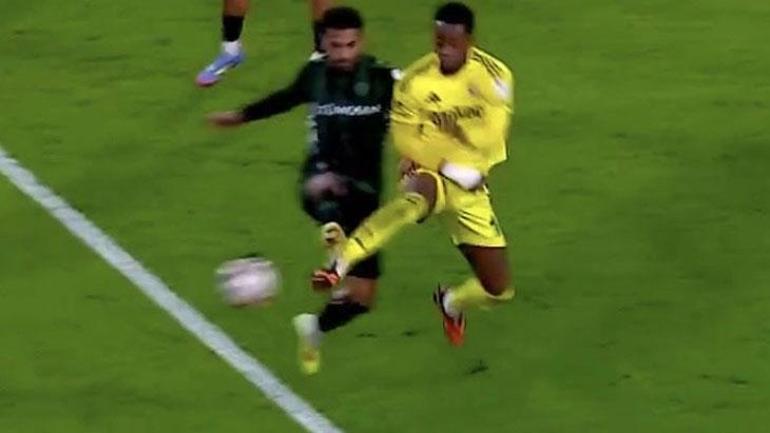 Fenerbahçe-Konyaspor maçının kritik pozisyonları Trioda masaya yatırıldı Hakem bu kadar rahat olamaz