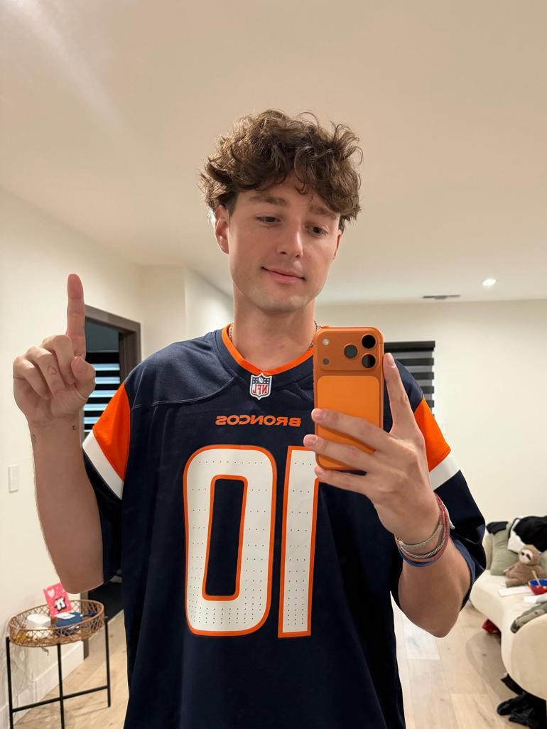 2.5 milyon takipçisi vardı Ünlü fenomen intihar etti