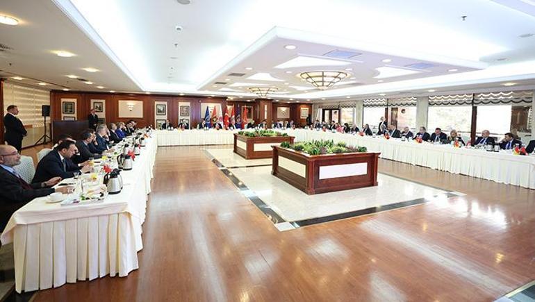 Son dakika...Askerliğe yeni düzenleme geliyor Bakan Güler duyurdu: 3 çocuğu olan bir ailenin 1 çocuğuna istediği yerde askerlik imkanı