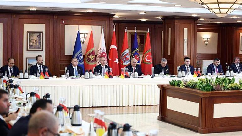 Son dakika...Askerliğe yeni düzenleme geliyor Bakan Güler duyurdu: 3 çocuğu olan bir ailenin 1 çocuğuna istediği yerde askerlik imkanı