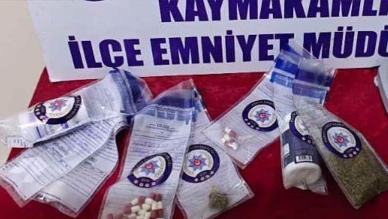 İzmirde uyuşturucu satıcılarına yönelik operasyonda 18 şüpheli tutuklandı