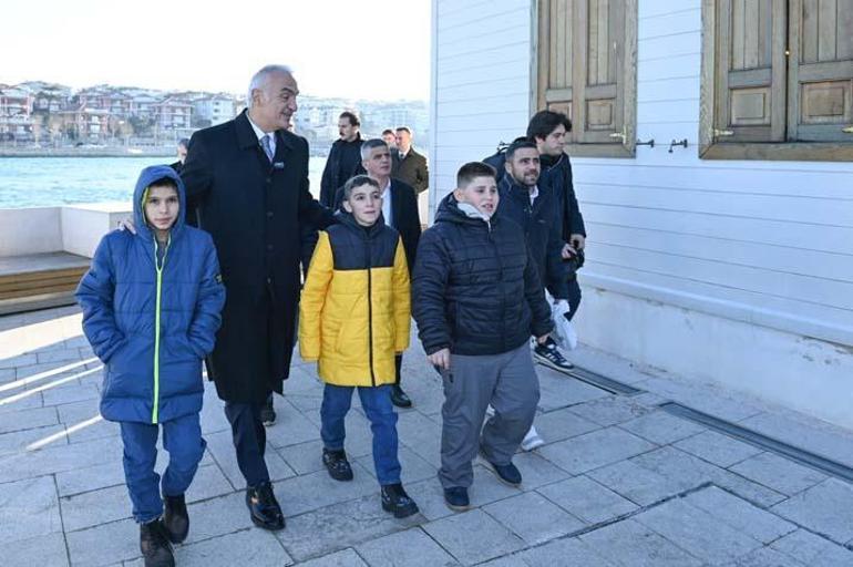 Sivas’ta çocuklar kardan Kız Kulesi yaptı Bakan Ersoy, İstanbul’a davet edip gerçeğini gezdirdi