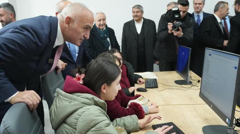 Bakan Ersoy: Son 8 yılda 221 yeni kütüphane hizmete açıldı