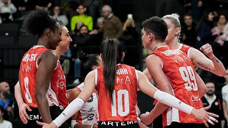 Eczacıbaşı, Olympiakos karşısında set vermeden galip geldi