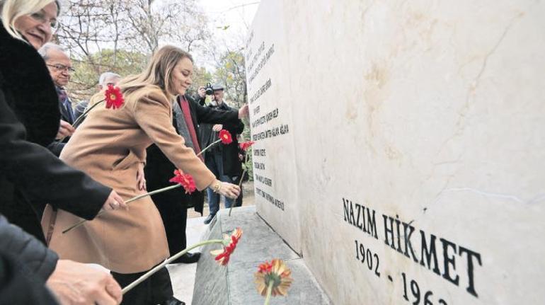 Nazım Hikmet şiirlerle anıldı