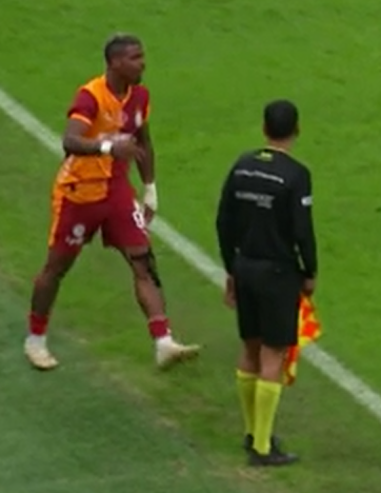 Galatasaray-Gaziantep maçının ardından beIN Trioda kırmızı kart değerlendirmesi Tartışmasız bir ikinci sarı kart