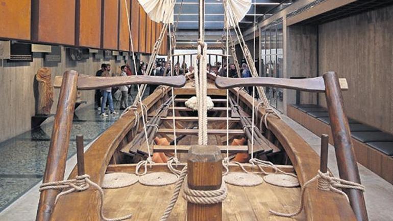 Gümüş iştar kolyesi: Asurdan Amosa...