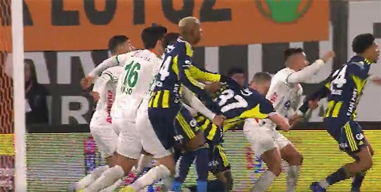 Alanyaspor - Fenerbahçe maçının tartışmalı pozisyonları Trioda değerlendirildi Hakem ekibi sınıfa kaldı