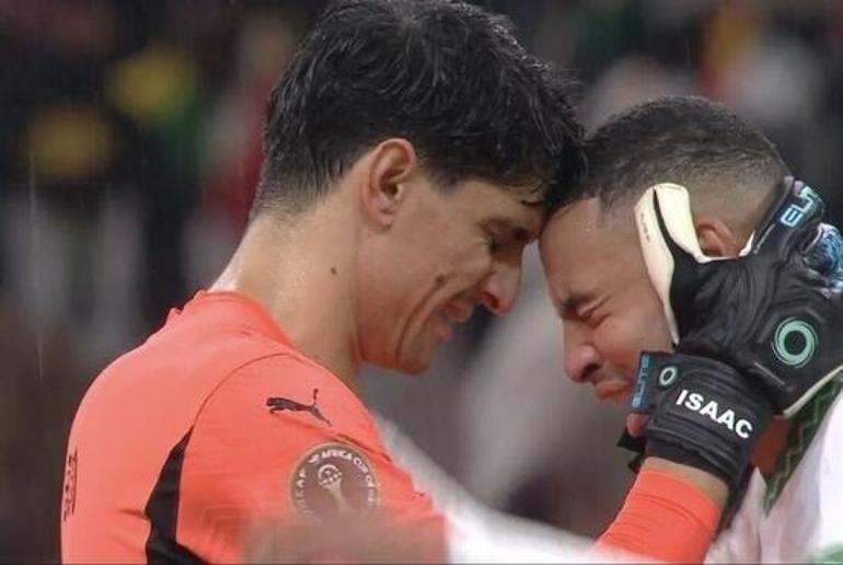 Afrika Kupasındaki olaylı final sonrası Fenerbahçenin golcüsü En-Nesyri gözyaşlarını tutamadı