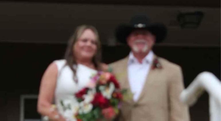 Düğün fotoğraflarını görünce şok oldular Ücretsiz hediye alay konusu oldu...