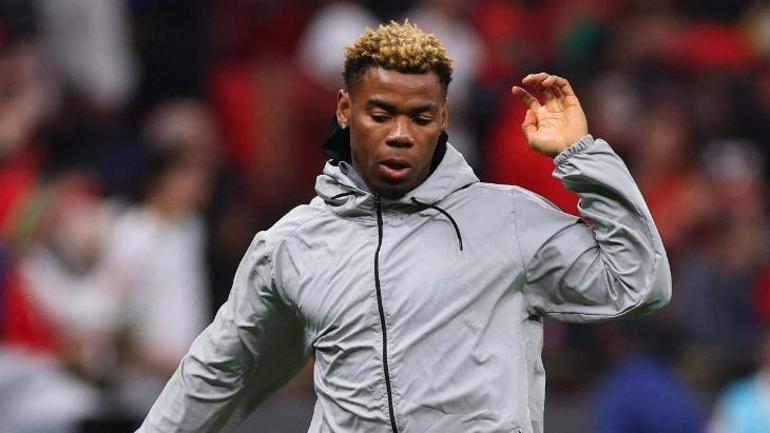 Galatasarayda Osimhenden transfer müjdesi İkna etmek için uğraşıyorum