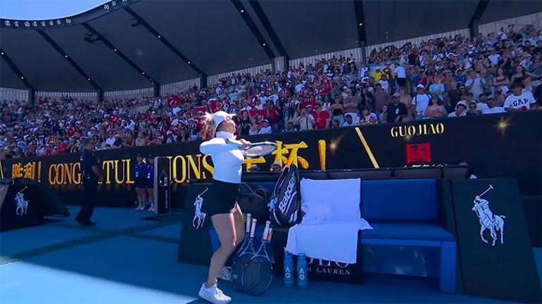 Zeynep Sönmez, Avustralya Açıka veda etti Rakibi Putintsevadan Türk taraftarlara çirkin hareket