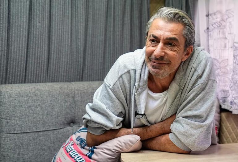 Erkan Petekkayadan duygulandıran sözler Annem zor bir hastalık yaşadı