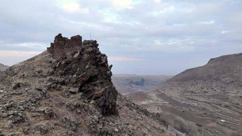 1830 metrede zamana meydan okuyan kale: 1000 yıldır ayakta