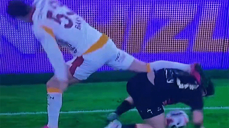 Karagümrük-Galatasaray maçının tartışmalı pozisyonlarını eski hakemler değerlendirdi Büyük risk almış