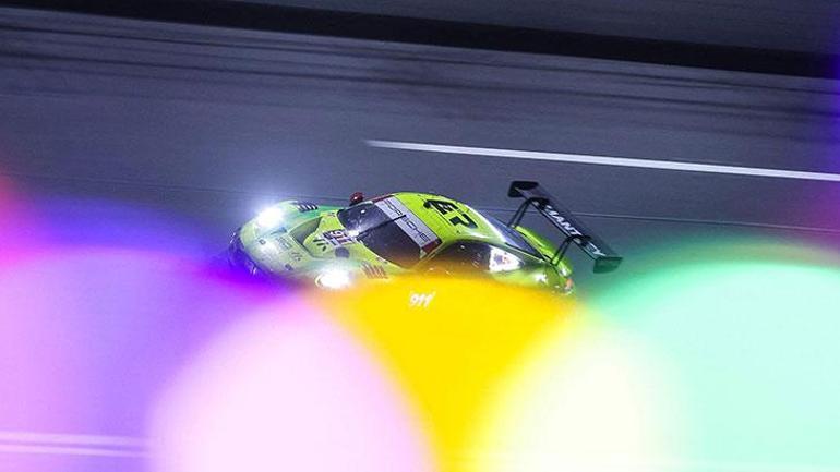 Daytona 24 Saatte Ayhancan Güven 5. oldu, Salih Yoluç yarışı tamamlayamadı