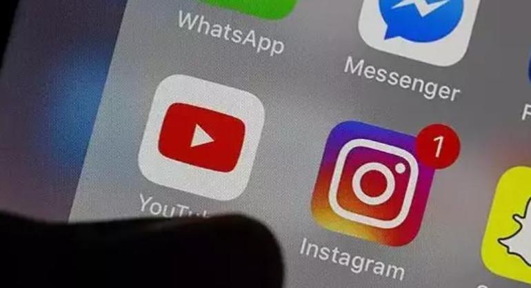 Fransa, 15 yaş altına sosyal medyayı yasaklıyor: Okullarda telefon da yasak