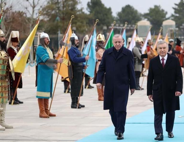 Cumhurbaşkanı Erdoğan, Özbekistan Cumhurbaşkanı Mirziyoyev ile bir araya geldi