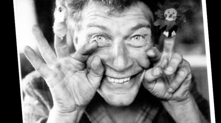 Gökyüzünden seyre daldım dünyada yaşananları