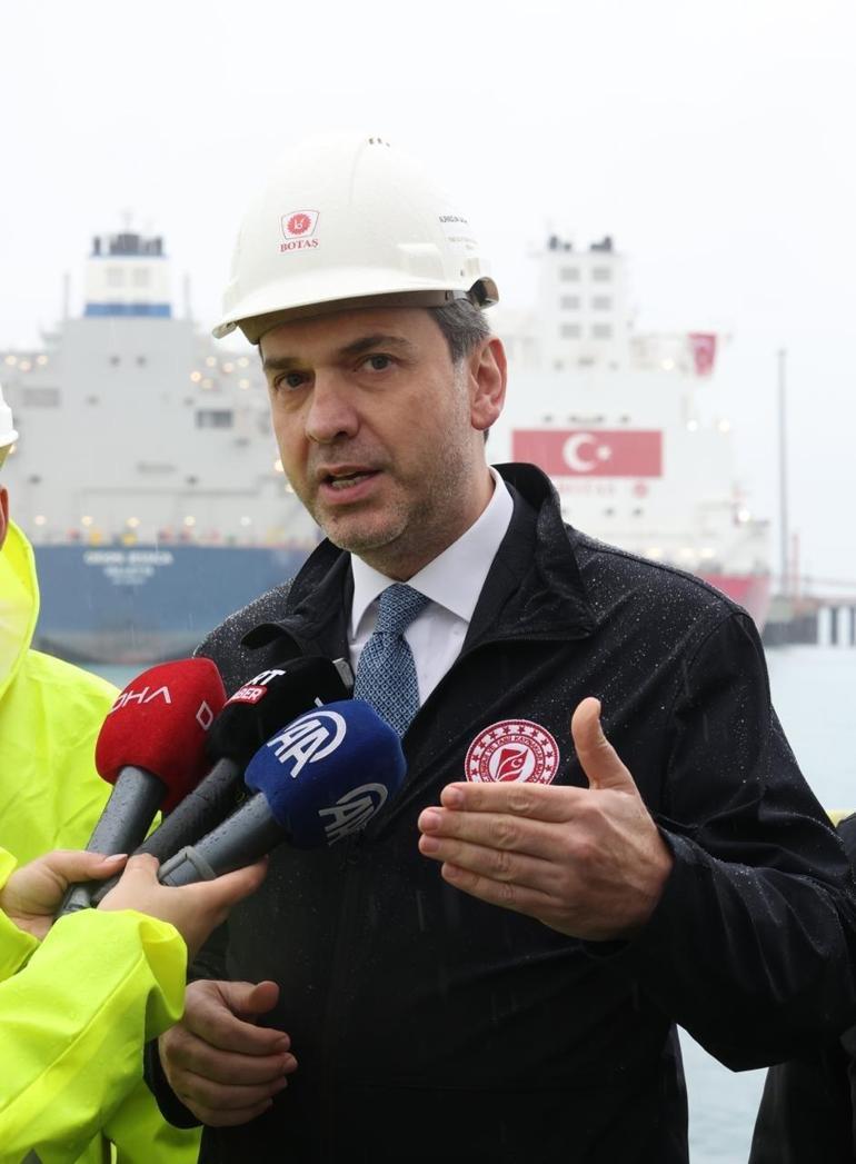 Bakan Bayraktar: 2 yılda 200 milyon metreküplük gazı gemilerle alır hale geleceğiz