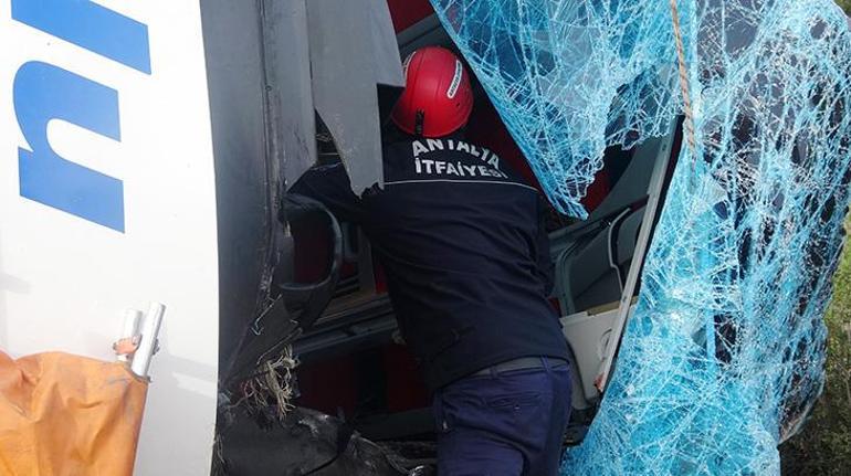 İki ilde katliam gibi kaza: 17 can kaybı Olay yerinden ilk görüntüler