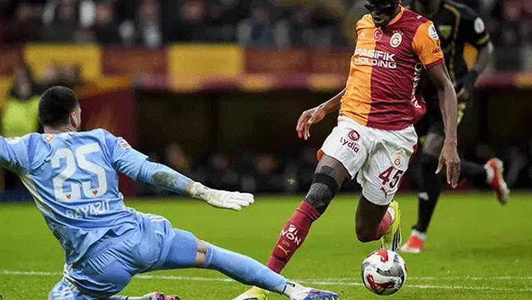 Galatasaray-Kayserispor maçının tartışmalı pozisyonlarını eski hakemler değerlendirdi Bariz ikinci sarı kart