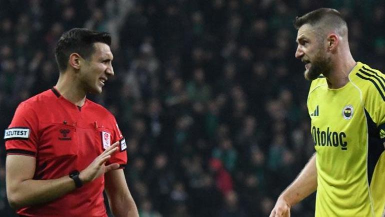 Kocaelispor-Fenerbahçe maçının tartışmalı pozisyonlarını eski hakemler değerlendirdi VAR müdahalesi ile ihracı gerekirdi