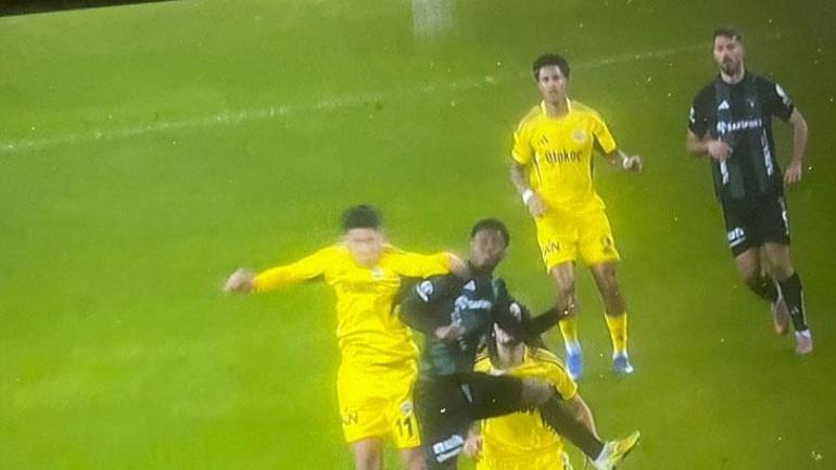 Kocaelispor-Fenerbahçe maçının tartışmalı pozisyonlarını eski hakemler değerlendirdi VAR müdahalesi ile ihracı gerekirdi