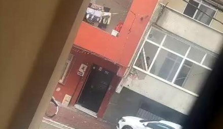 Esenyurt’ta pes dedirten görüntü Boşaltılan binanın kapı ve pencerelerini söküp götürdüler